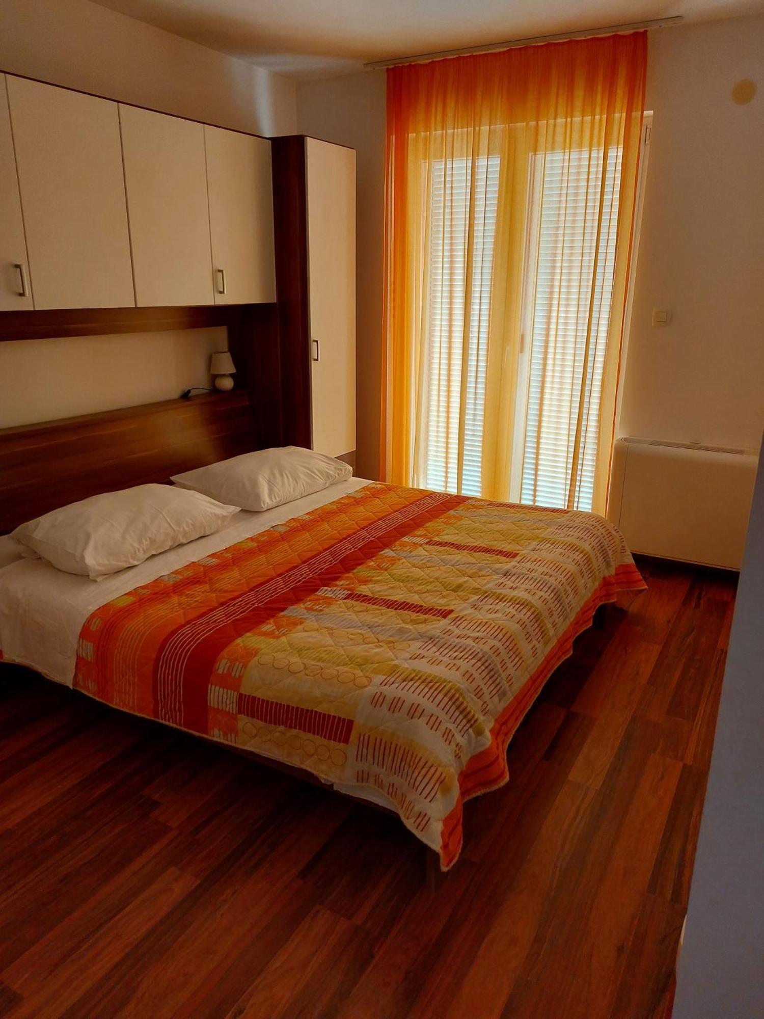 Apartments Palit Rab Town Extérieur photo