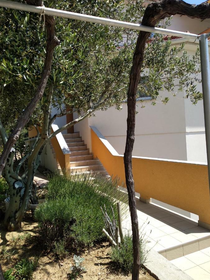 Apartments Palit Rab Town Extérieur photo